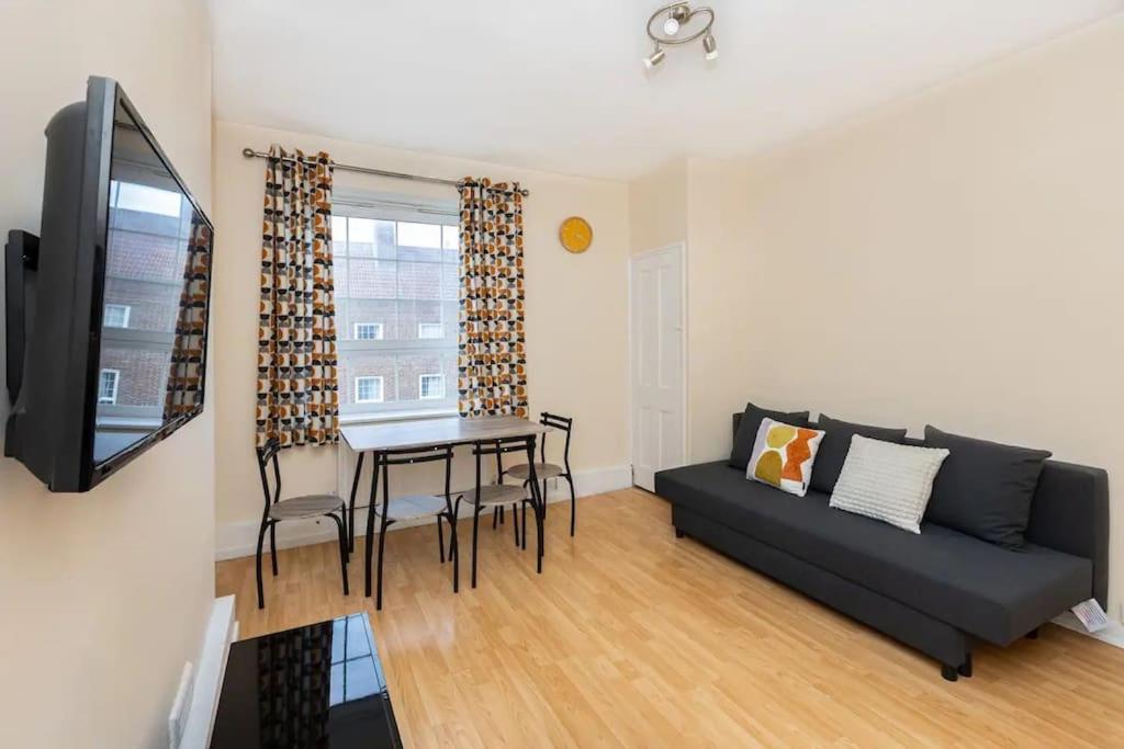 Appartement Tranquil 1Br In South Bank With Onsite Parking à Londres Extérieur photo