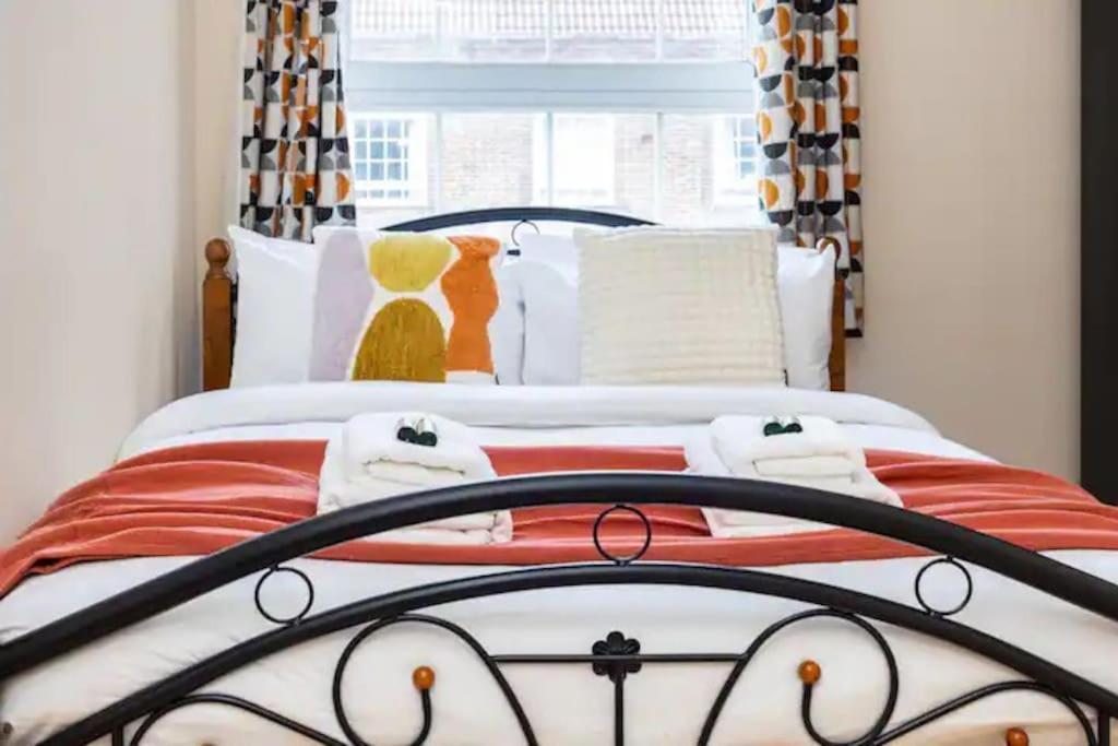 Appartement Tranquil 1Br In South Bank With Onsite Parking à Londres Extérieur photo
