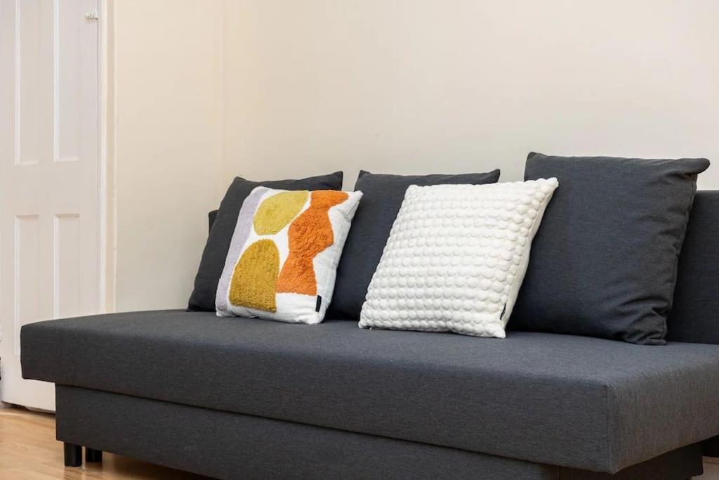 Appartement Tranquil 1Br In South Bank With Onsite Parking à Londres Extérieur photo