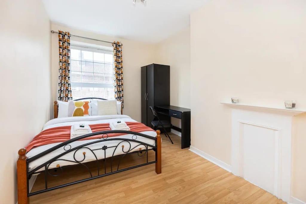Appartement Tranquil 1Br In South Bank With Onsite Parking à Londres Extérieur photo