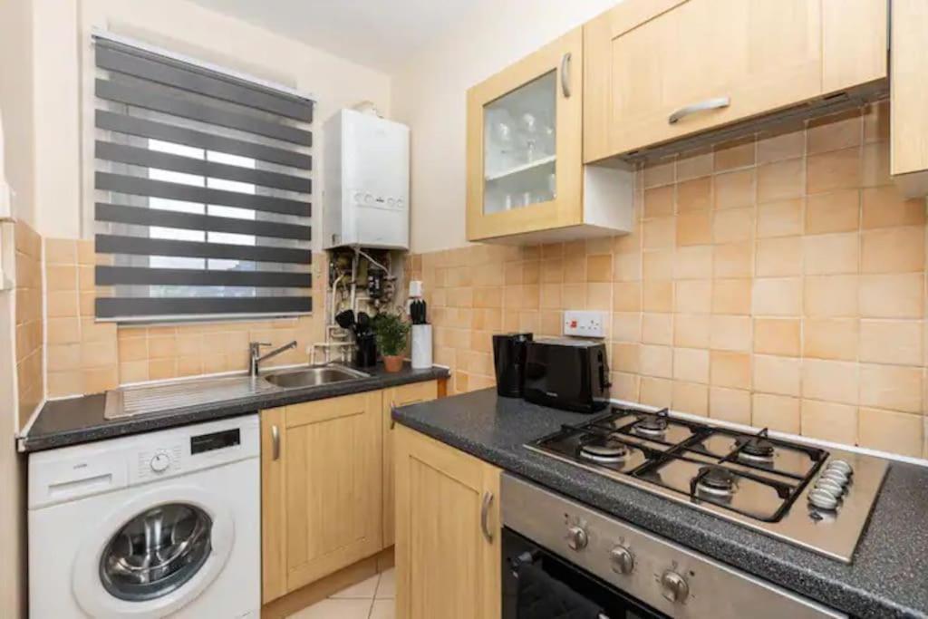 Appartement Tranquil 1Br In South Bank With Onsite Parking à Londres Extérieur photo